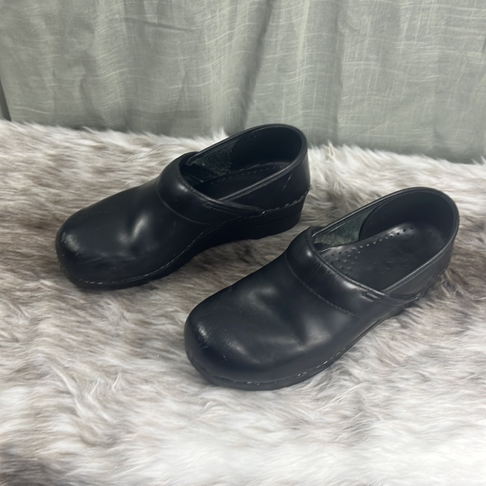 Dansko Black Leather Professional Clogs | EU 41